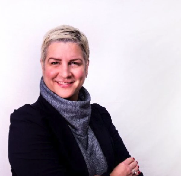 Christine Carriere headshot
